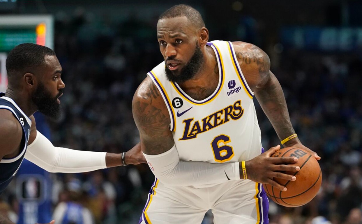 Chủ nhân hàng loạt kỷ lục NBA