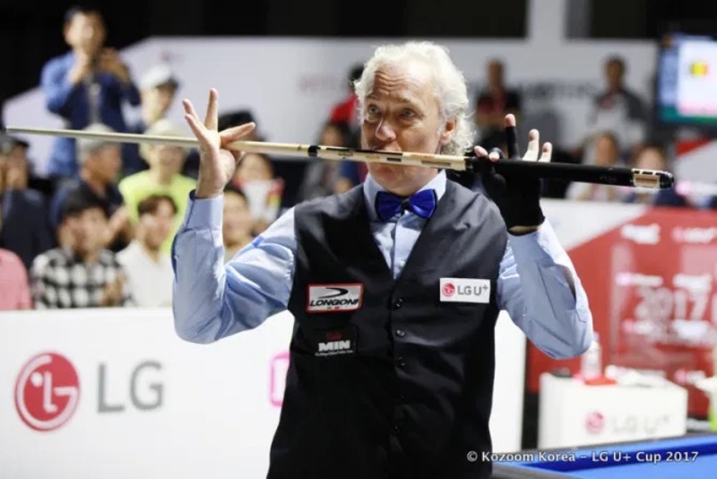 Cơ thủ vẫn thi đấu dù độ tuổi đã ngoài 60